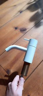 Vola wastafelkraan – wit mat – origineel design – nieuw in d, Doe-het-zelf en Verbouw, Sanitair, Ophalen of Verzenden, Nieuw, Kraan