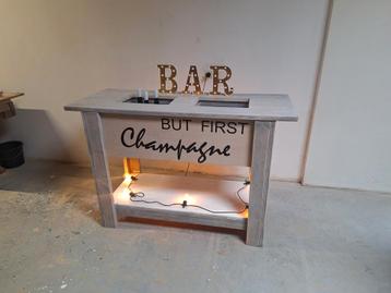 Te huur
Champagne bar bruiloft Feestje huwelijk jubileum
 beschikbaar voor biedingen
