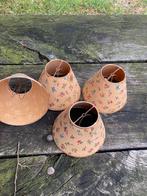 4 Lampenkappen met bloemmotief - 17 cm doorsnede, Huis en Inrichting, Lampen | Lampenkappen, Gebruikt, Beige, Rond, Ophalen of Verzenden