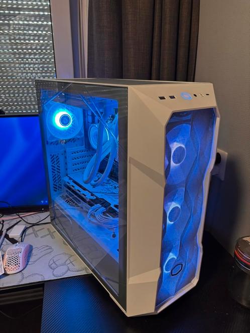 Witte gaming pc inclusief alles wat je nodig hebt, Computers en Software, Desktop Pc's, Zo goed als nieuw, 4 Ghz of meer, SSD