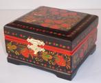 Klassieke Khokhloma sieraden kist lakdoos aardbeien motief, Antiek en Kunst, Ophalen of Verzenden