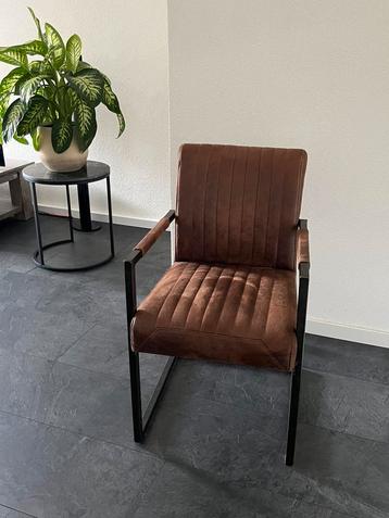 stijlvolle cognacbruine eetkamerstoelen van Loods 5 beschikbaar voor biedingen