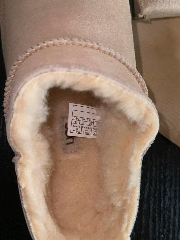 UGG Classic Micro Pantoffels - Nieuw!, Kleding | Dames, Schoenen, Nieuw, Pantoffels of Sloffen, Overige kleuren, Ophalen of Verzenden