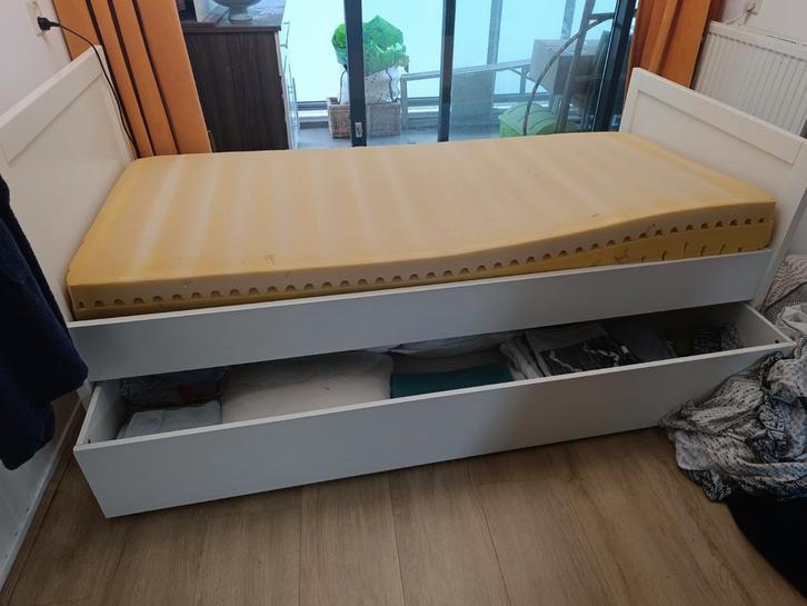 Bed en ikea matras Morgedal 90x200, Huis en Inrichting, Slaapkamer | Boxsprings, Zo goed als nieuw, 90 cm, Eenpersoons, Ophalen