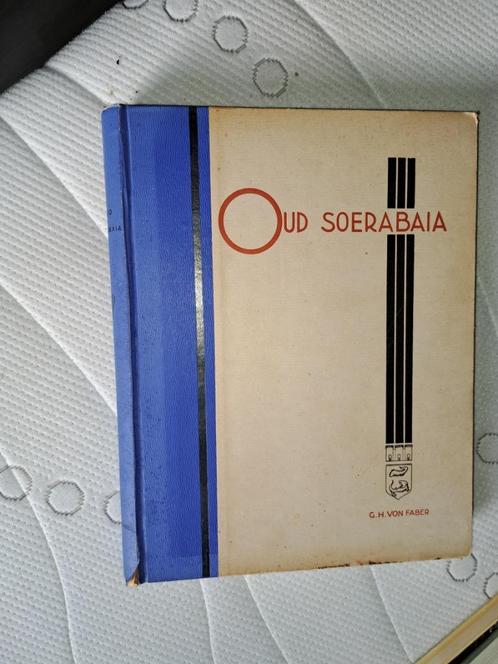 Oud soerabaja boek over de geschiedenis van de eerste koopst, Antiek en Kunst, Antiek | Boeken en Bijbels, Ophalen of Verzenden