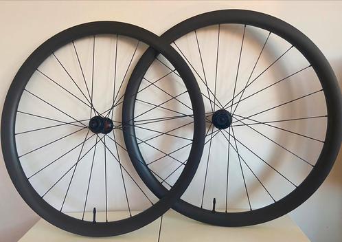 Handgespaakte RACE 35mm Carbon lichte klimwielset met Dt 240, Fietsen en Brommers, Fietsonderdelen, Nieuw, Racefiets, Wiel, Ophalen of Verzenden