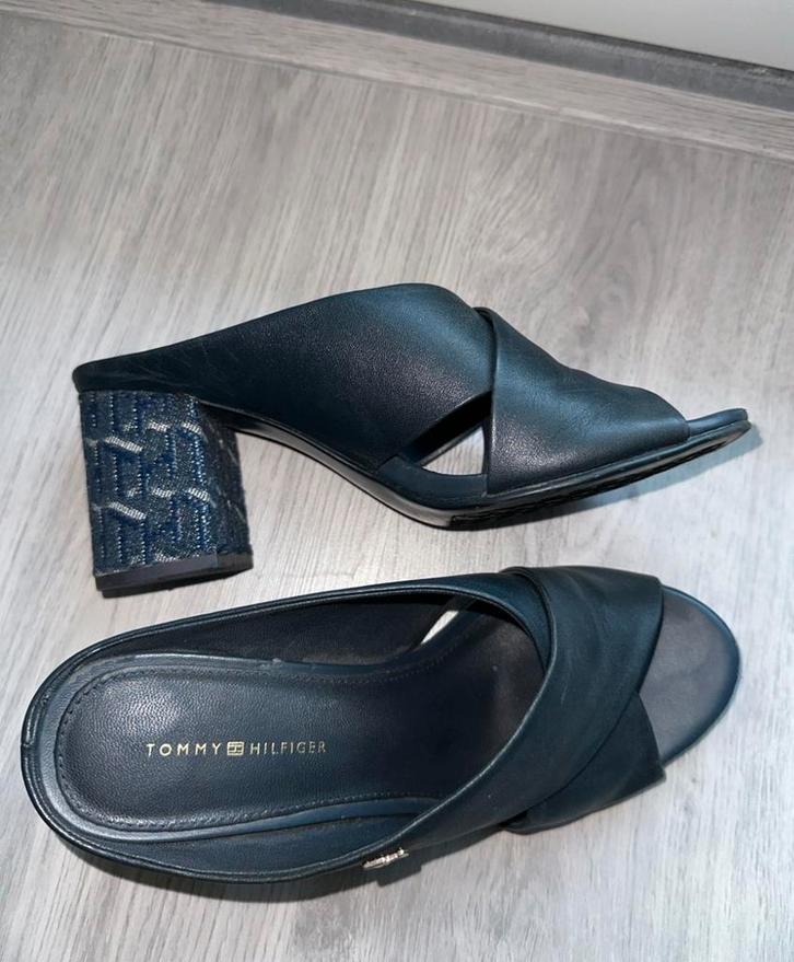 Elegante Tommy Hilfiger Muiltjes, Kleding | Dames, Schoenen, Zo goed als nieuw, Sandalen of Muiltjes, Blauw, Ophalen of Verzenden
