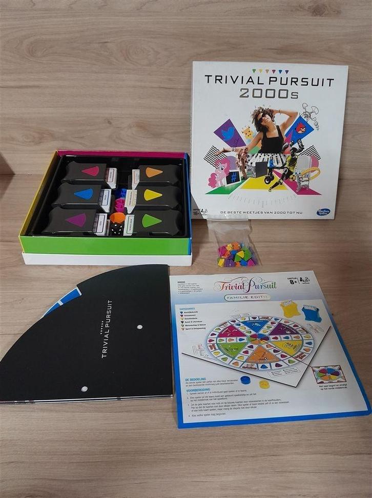 Trivial purstuit 2000 editie - s3019, Hobby en Vrije tijd, Gezelschapsspellen | Bordspellen, Zo goed als nieuw, Ophalen of Verzenden