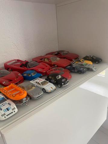 Speelgoedauto’s diverse beschikbaar voor biedingen