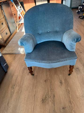 Antieke Victoriaanse fauteuil beschikbaar voor biedingen
