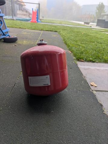 Baseflex 18L Expansievat - 3 jaar oud beschikbaar voor biedingen