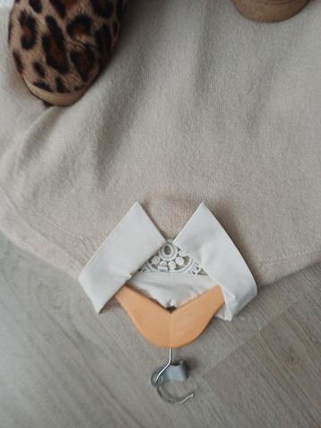 Beige Trui  en blouse met Kant -xl Maat M beschikbaar voor biedingen