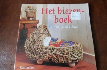 Het biezenboek beschikbaar voor biedingen