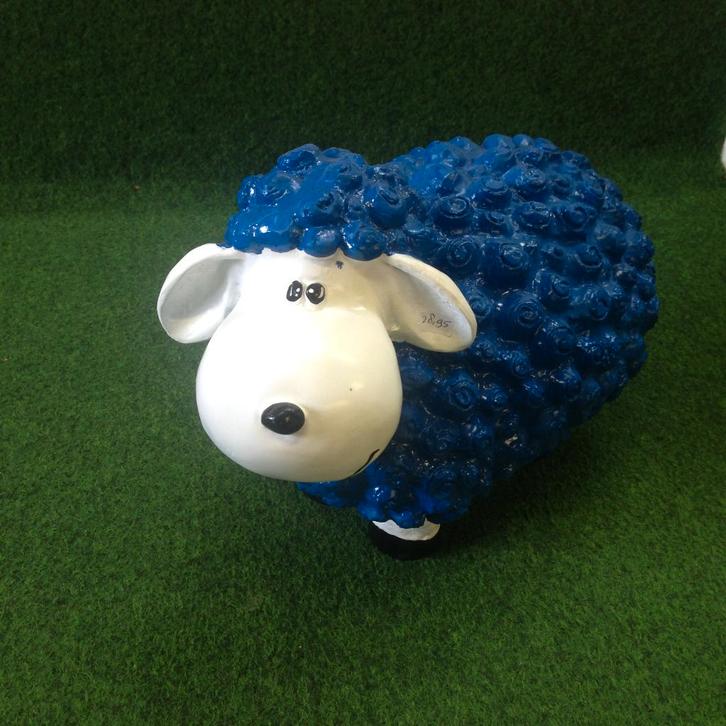 Blauw Mini lam schaap met wol - 28cm - Tuindecoratie, Tuin en Terras, Tuinbeelden, Nieuw, Dierenbeeld, Kunststof, Ophalen of Verzenden