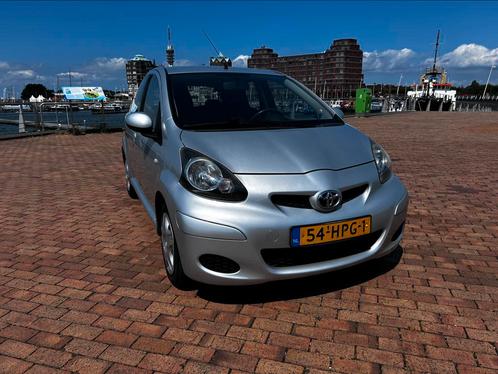 Toyota Aygo 1.0 12V Vvt-i 5DRS 2009 Grijs, Auto's, Toyota, Particulier, Aygo, Benzine, A, Hatchback, Handgeschakeld, Origineel Nederlands