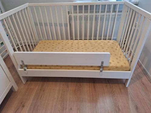 Ledikant/peuterbed, Kinderen en Baby's, Kinderkamer | Bedden, Gebruikt, Minder dan 140 cm, Minder dan 70 cm, Matras, Ophalen