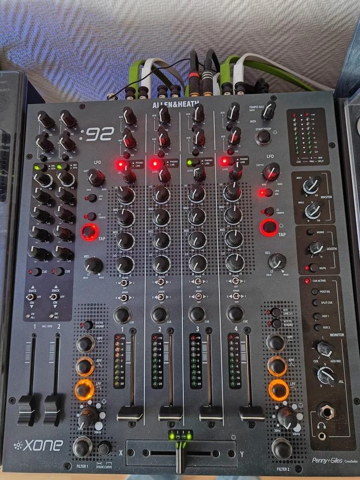 Allen & Heath Xone 92 dj-mixer, Muziek en Instrumenten, Dj-sets en Draaitafels, Zo goed als nieuw, Dj-set, Overige merken, Ophalen