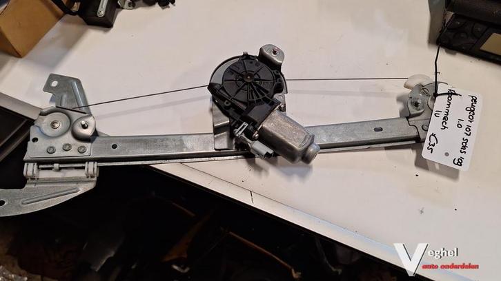 Peugeot 107  citroen c1 5drs 2009  Elektr. raammechanisme Li, Auto-onderdelen, Ruiten en Toebehoren, Gebruikt, Ophalen of Verzenden