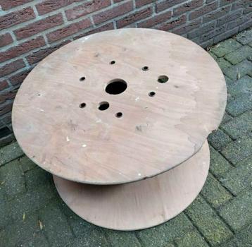 Haspels,Tuin,Hout,rond,Kabelhaspels,Kabelrol,tafeltje,woning beschikbaar voor biedingen