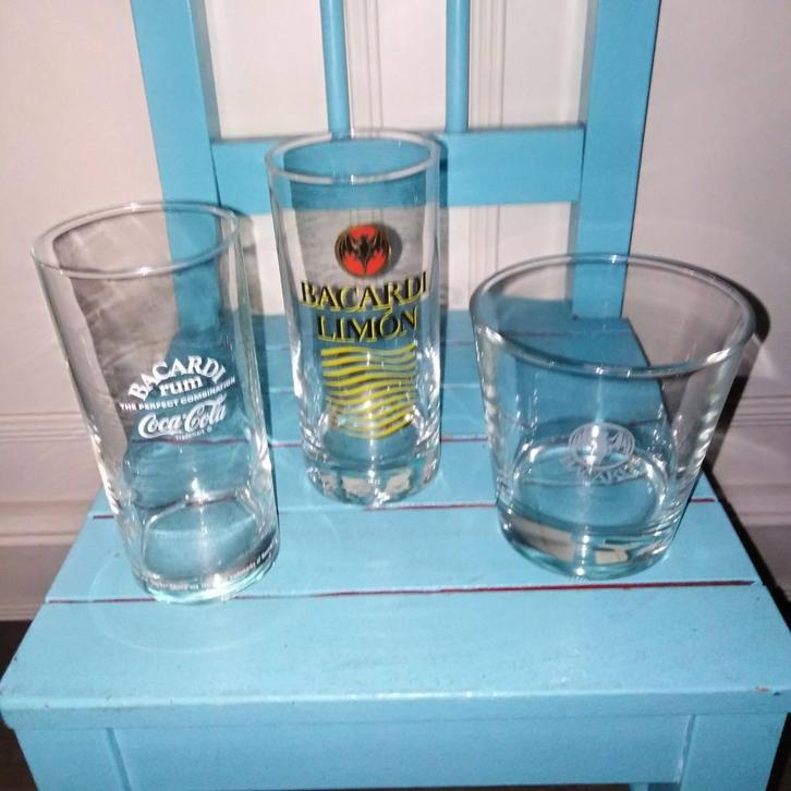 Bacardi glazen 4 varianten, Verzamelen, Glas en Borrelglaasjes, Zo goed als nieuw, Overige typen, Ophalen