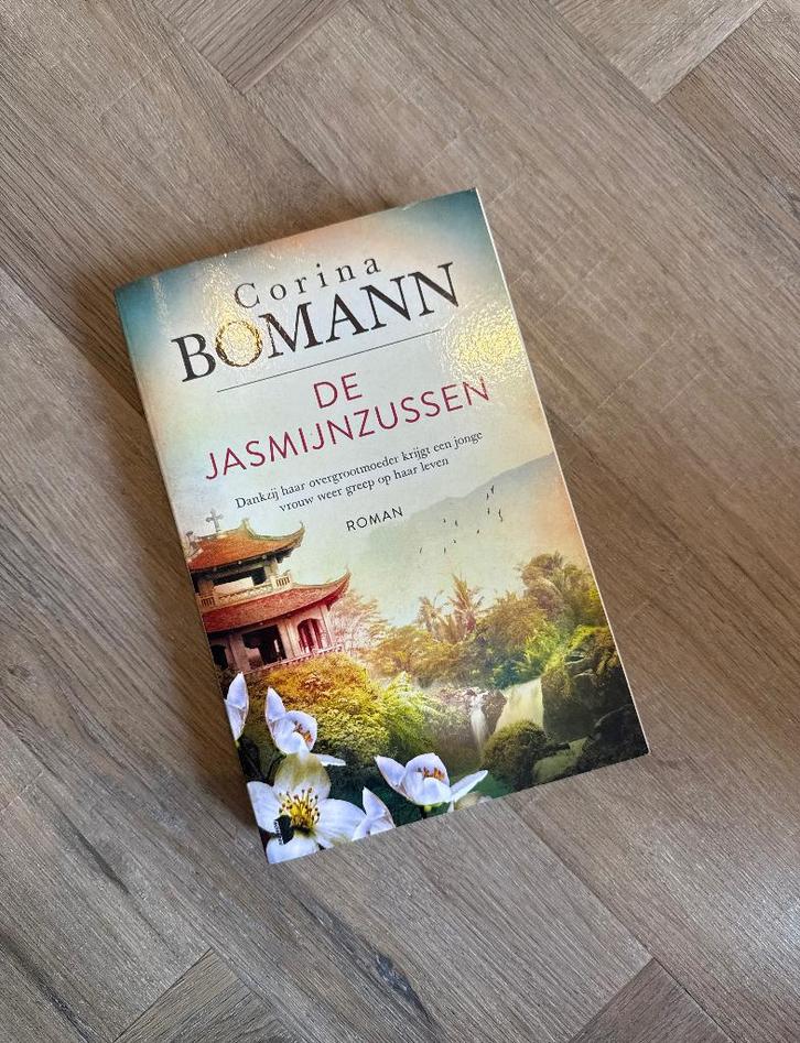 ZGAN boek De Jasmijnzussen Corina Bomann 9789049201555, Boeken, Romans, Zo goed als nieuw, Nederland, Ophalen of Verzenden