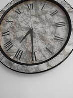 Klok Alma design  35.00, Ophalen, Zo goed als nieuw, Analoog, Wandklok