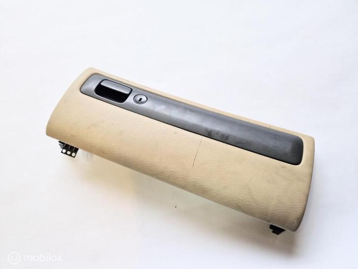 Klep dashboardkastje Volvo V70 I 2.4 Europa ('97-'00), Auto-onderdelen, Dashboard en Schakelaars, Volvo, Gebruikt, Ophalen of Verzenden