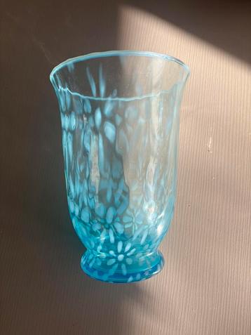 Mooi Glazen Vaasje Blauw/Turqoise beschikbaar voor biedingen