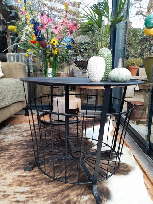 Ikea ronde opbergtafel, Huis en Inrichting, Tafels | Bijzettafels, Gebruikt, Rond, 60 cm of meer, Minder dan 55 cm, Hout, Ophalen