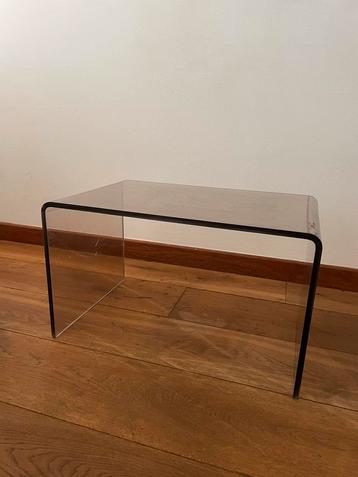 Bruine plexiglas bijzettafel/ salontafel / plantentafel beschikbaar voor biedingen
