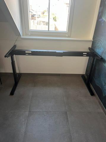 Bureau onderstel  kantoor nieuw!