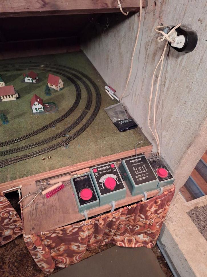 Fleischmann Treinbaan Compleet met Huisjes & Elektra, Hobby en Vrije tijd, Modeltreinen | H0, Gebruikt, Gelijkstroom, Fleischmann