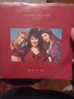 WILSON PHILLIPS give it up / Daniel  1992, Cd's en Dvd's, Vinyl Singles, Ophalen of Verzenden, Zo goed als nieuw, Pop