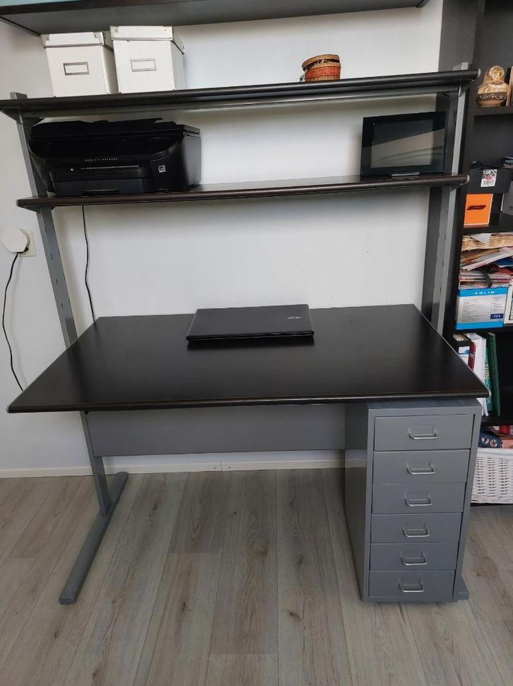 Ikea bureau Fredrik, Huis en Inrichting, Bureaus, Gebruikt, Bureau, In hoogte verstelbaar, Ophalen