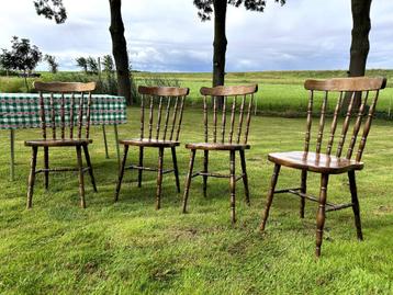 stoelen vintage beschikbaar voor biedingen