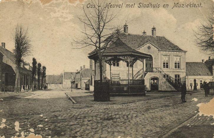 Oss - Heuvel met Stadhuis en Muziektent. - B-keus - 1916 gel, Verzamelen, Ansichtkaarten | Nederland, Ongelopen, Noord-Brabant