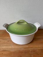 Ovenschaal Le Creuset met Deksel, Wit/Groen, Schaal, Huis en Inrichting, Keuken | Servies, Ophalen of Verzenden, Overige stijlen