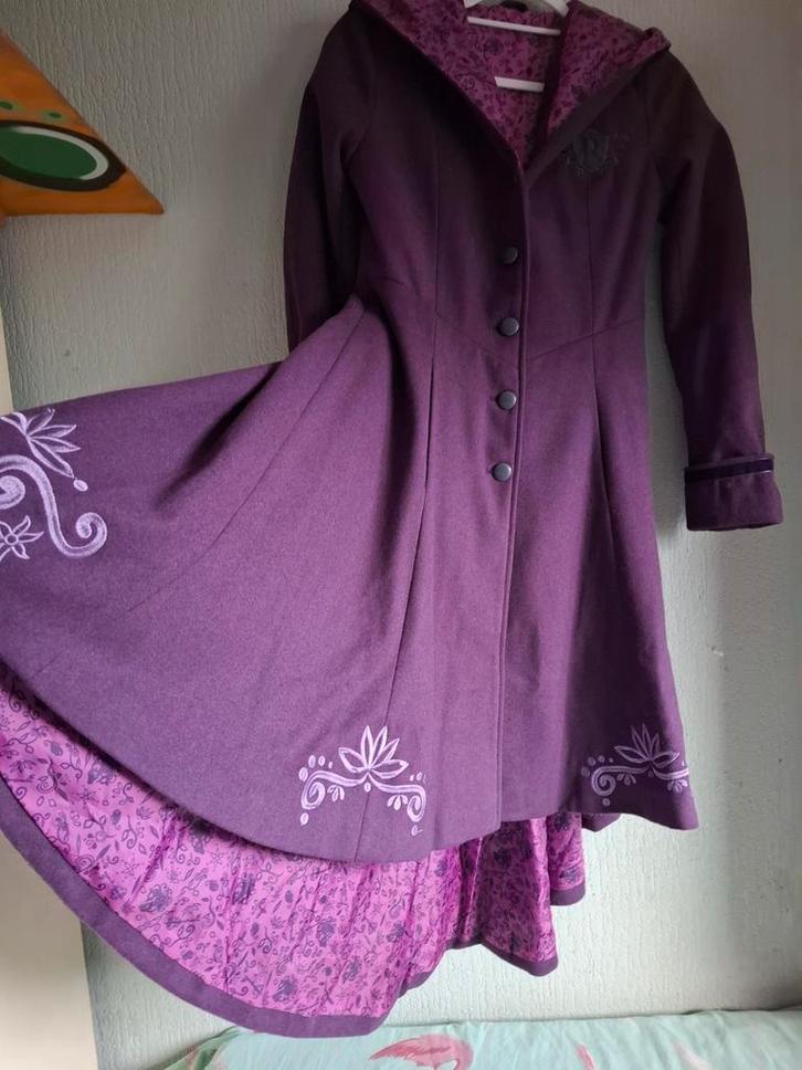 Prachtige Rapunzel Mantel - Disney Princess, Kleding | Dames, Jassen | Winter, Zo goed als nieuw, Maat 36 (S), Paars, Ophalen of Verzenden