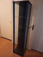 Blauw/zwarte vitrinekast, Huis en Inrichting, Kasten | Vitrinekasten, Ophalen, Gebruikt, 25 tot 50 cm, 50 tot 100 cm