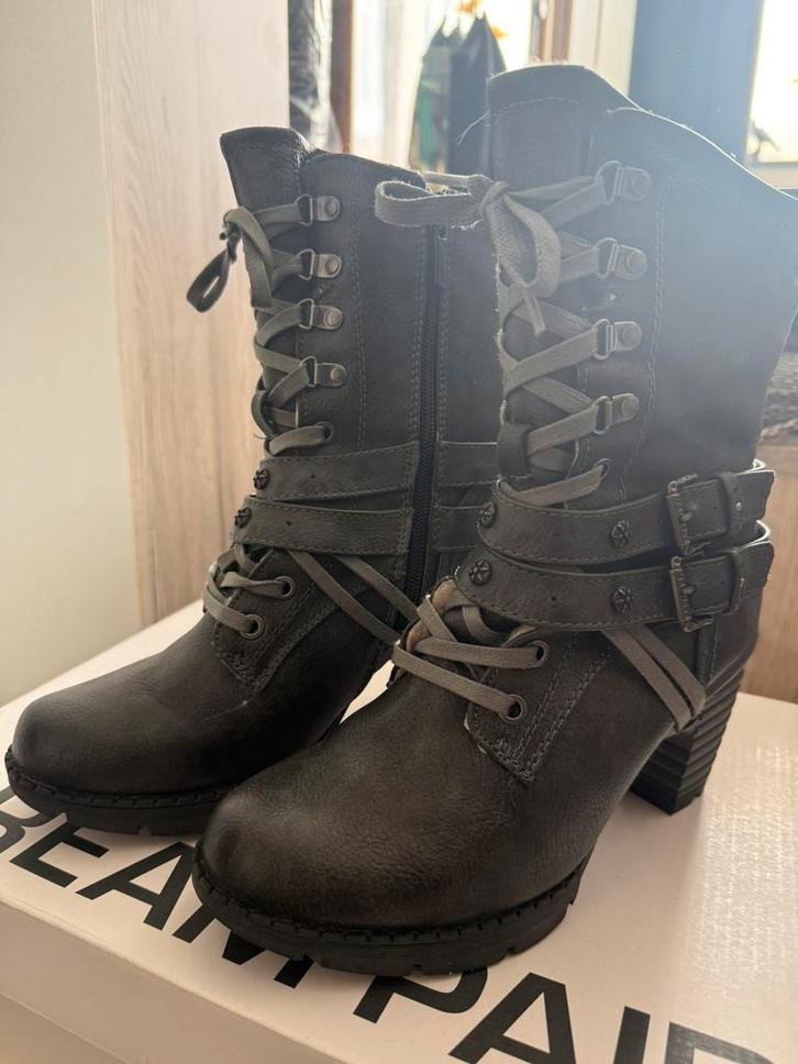 Laarsjes van Mustang maat 38, Kleding | Dames, Schoenen, Zo goed als nieuw, Zwart, Ophalen of Verzenden