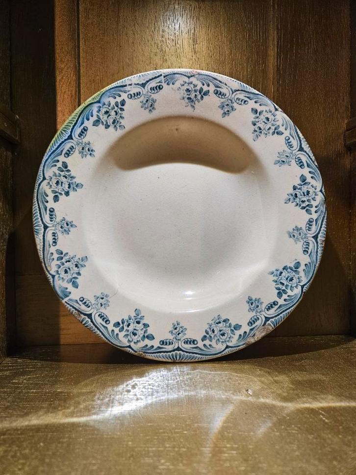 Antiek Diep Bord Boulenger Bordeaux, Antiek en Kunst, Antiek | Servies los, Ophalen of Verzenden