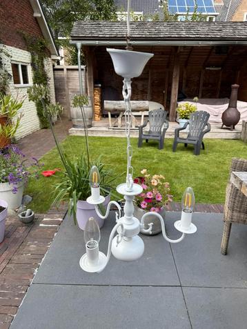Te koop klassieke hanglamp type kroonluchter beschikbaar voor biedingen