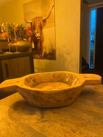 Oude houten grot kaas bak beschikbaar voor biedingen