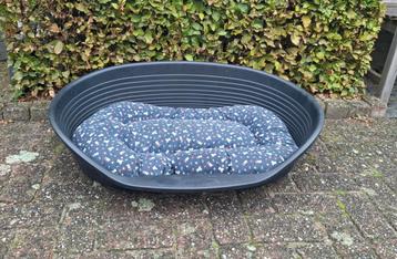 Grote hondenmand, 94 cm bij 60 cm. beschikbaar voor biedingen