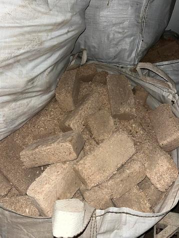 Briketten beschikbaar voor biedingen