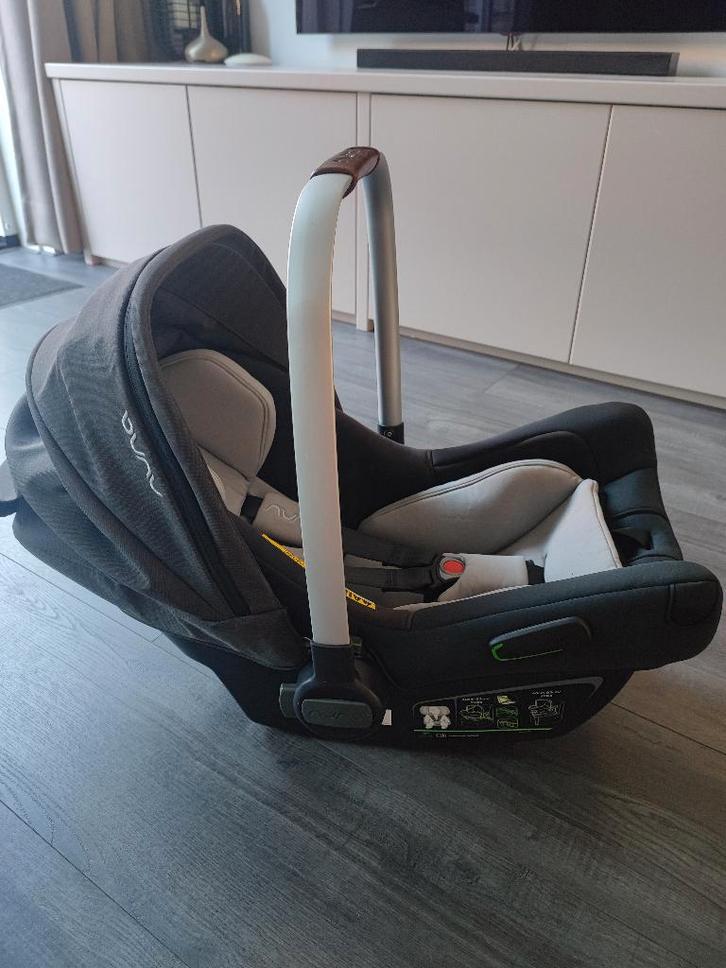 Nuna pipa next autostoel - caviar, Kinderen en Baby's, Autostoeltjes, Gebruikt, Overige merken, 0 t/m 13 kg, Autogordel of Isofix