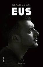 Boek Eus van Özcan Akyol, Ophalen of Verzenden, Zo goed als nieuw