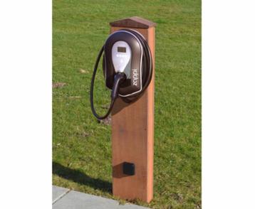 Montagepaal / Laadpaal met wandcontactdoos 220V beschikbaar voor biedingen