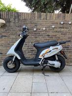 Piaggio Typhoon 50cc 2T 2 Takt Nieuwstaat 688KM Zip Nrg Tph, Fietsen en Brommers, Scooters | Piaggio, Ophalen of Verzenden, Zo goed als nieuw