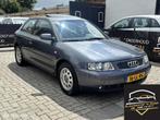 Audi A3 1.6 Ambiente NIEUWE APK , AIRCO, CRUISE, DAKRAAM, Auto's, Voorwielaandrijving, Stof, Gebruikt, Handgeschakeld